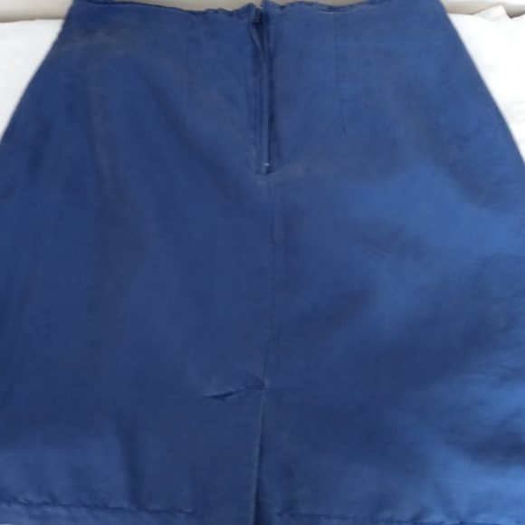 IN PRIVATE 100% Silk skirt. Excellent condition. - Picture 2 of 2